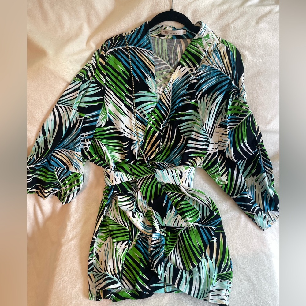 Gorgeous Kimono With Belt ✨ NEW ✨Size Large